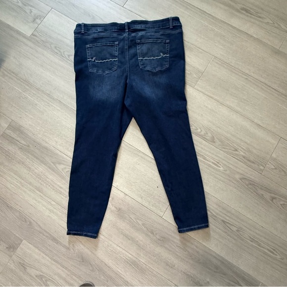 M. Jeans by Maurices Mid Rise Short Women's Jeans 20W - Picture 6 of 10